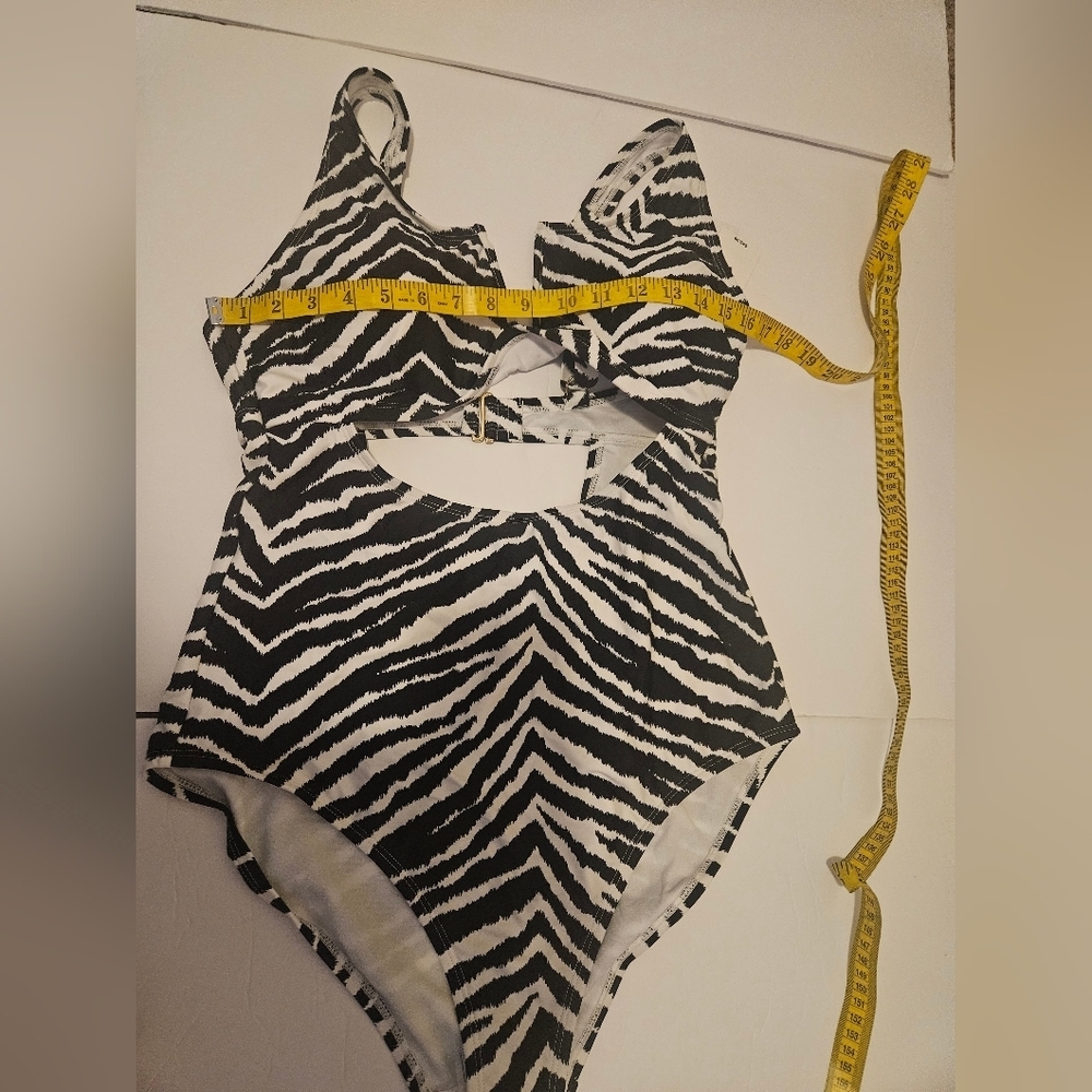 Salt Plus Cove-  Women's 16-18 Zebra Print Cutout Swimsuit NWT - Picture 5 of 11